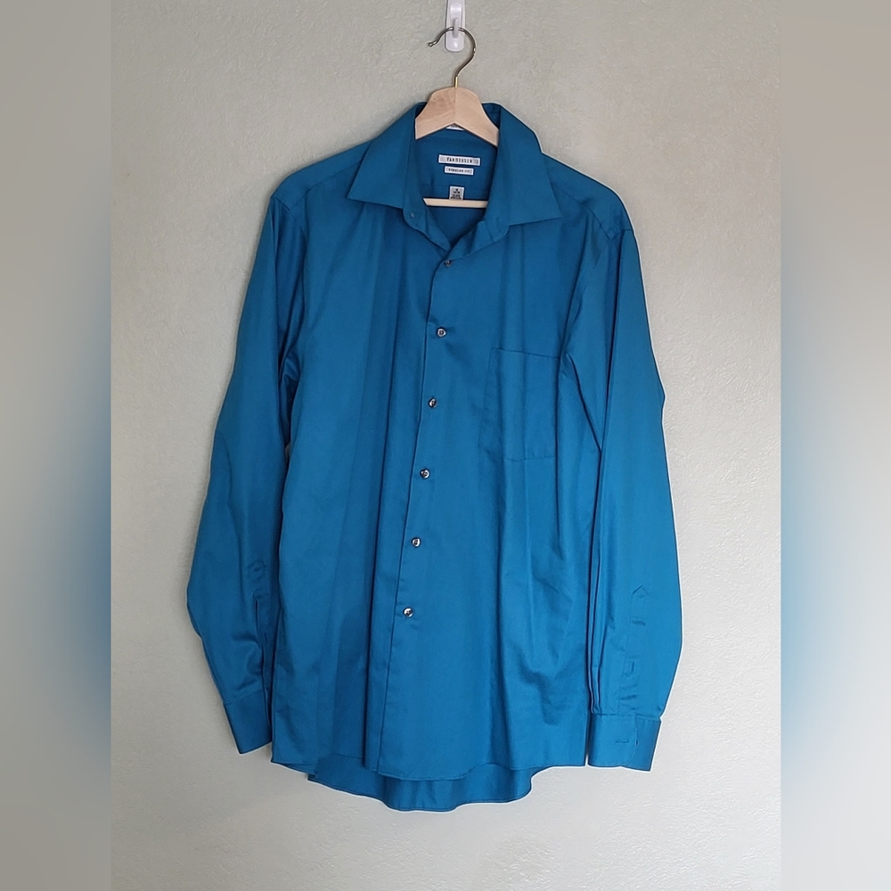 Van Heusen Men's dress shirt